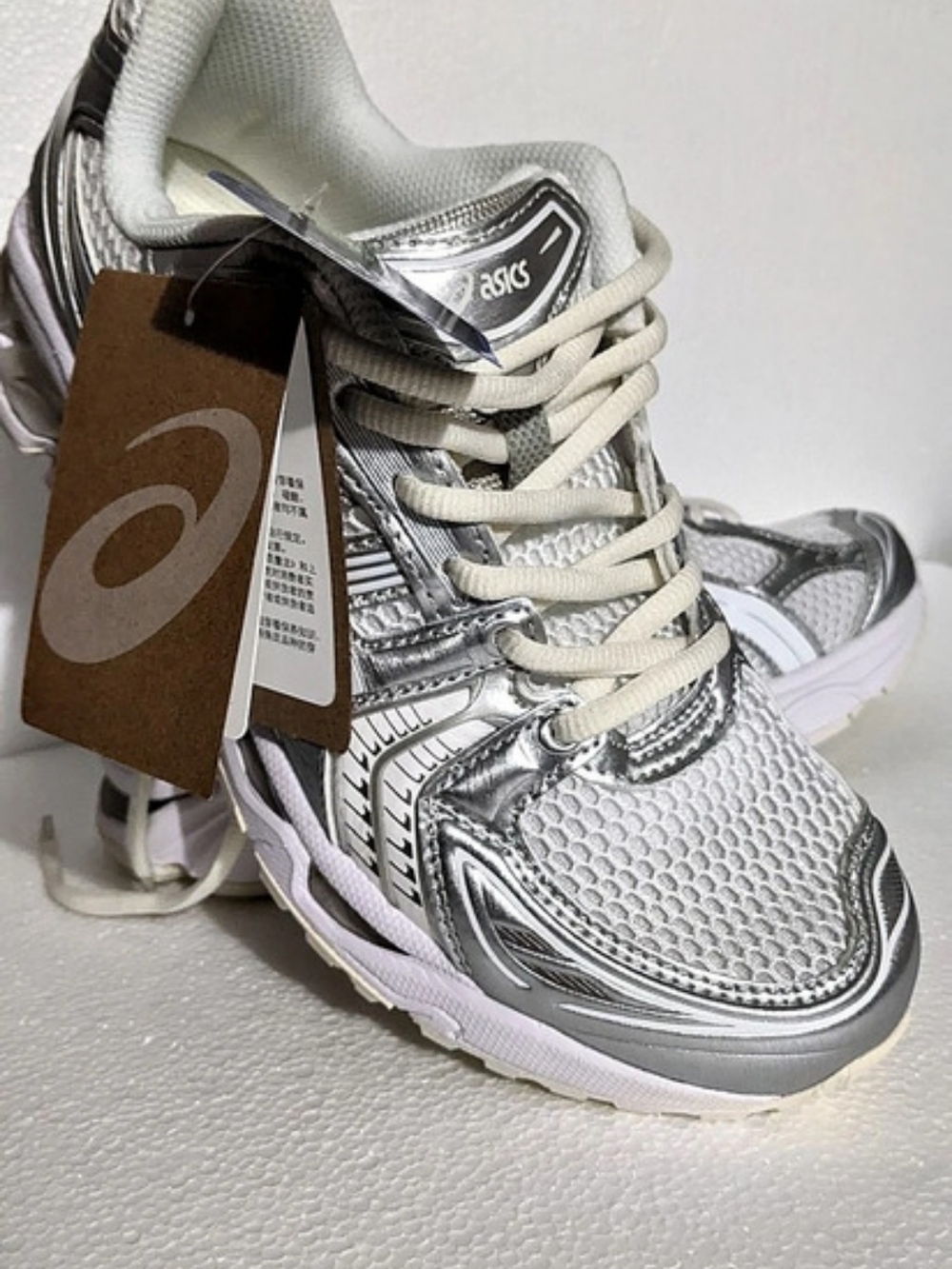 ASICS GEL-KAYANO™ 14 Silver & White US Women Size 9 NWT NEW